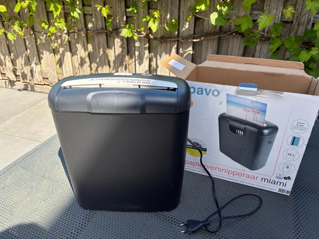 Pavo Miami Papierversnipperaar met 10L opvangbak, Diversen, Bureau-accessoires, Gebruikt, Ophalen of Verzenden