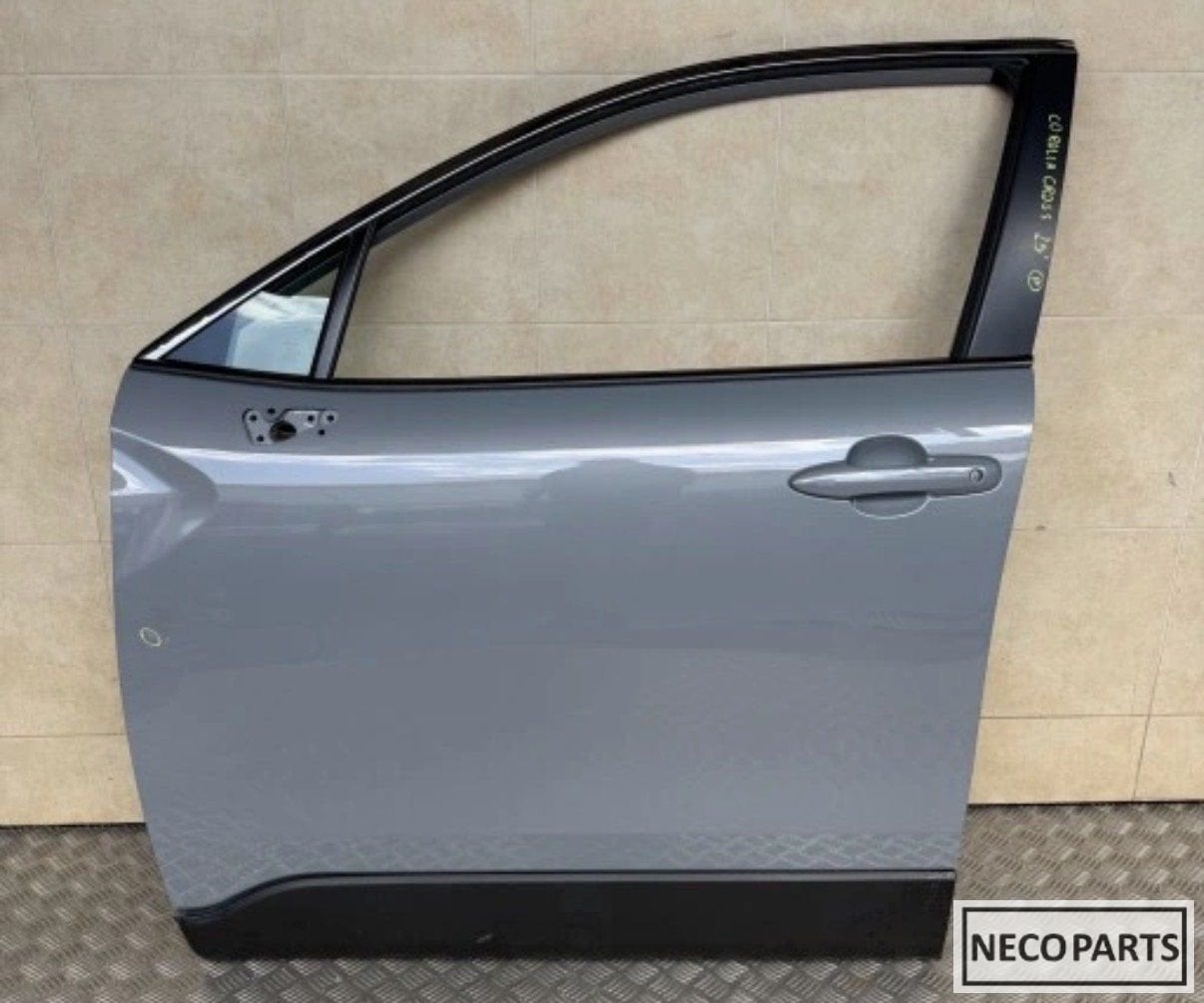 TOYOTA COROLLA CROSS PORTIER DEUR LINKS ORIGINEEL COMPLEET, Gebruikt, -, Ophalen of Verzenden, Toyota