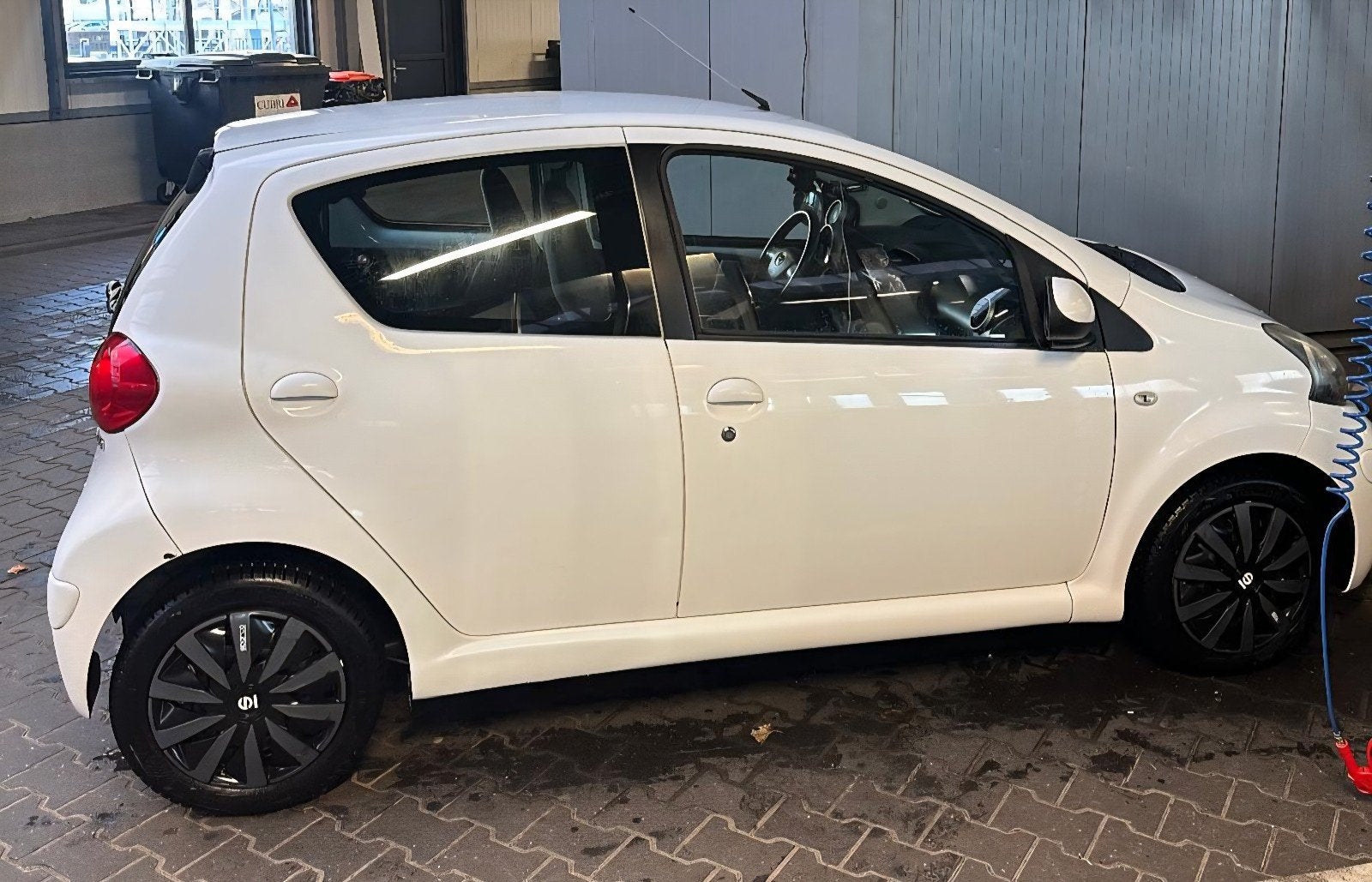 Toyota Aygo 1.0 12V Vvt-i 5DRS 2012 Wit, Auto's, Voorwielaandrijving, 4 stoelen, Handgeschakeld, Particulier