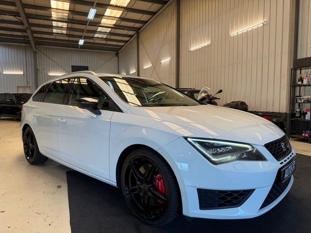 SEAT Leon ST 2.0 TSI Cupra 290 Automaat Bluetooth Parkeersen, Auto's, Seat, 15 km/l, Gebruikt, Zwart, 4 cilinders