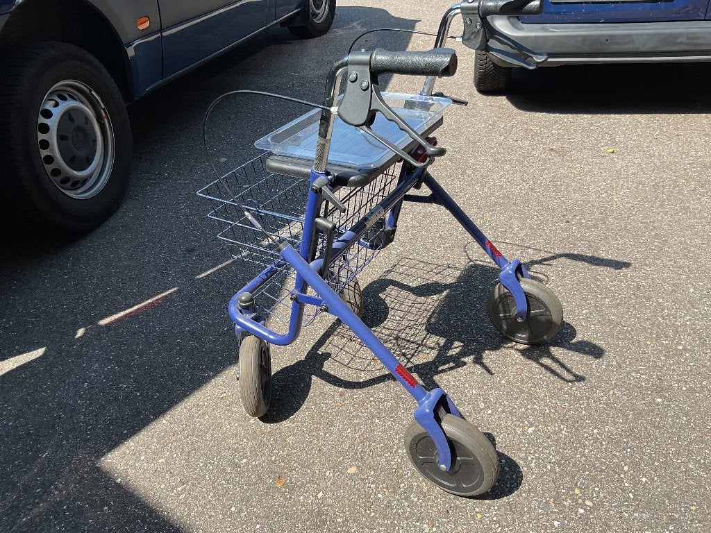 Rollator met dienblad, Ophalen of Verzenden, Zo goed als nieuw