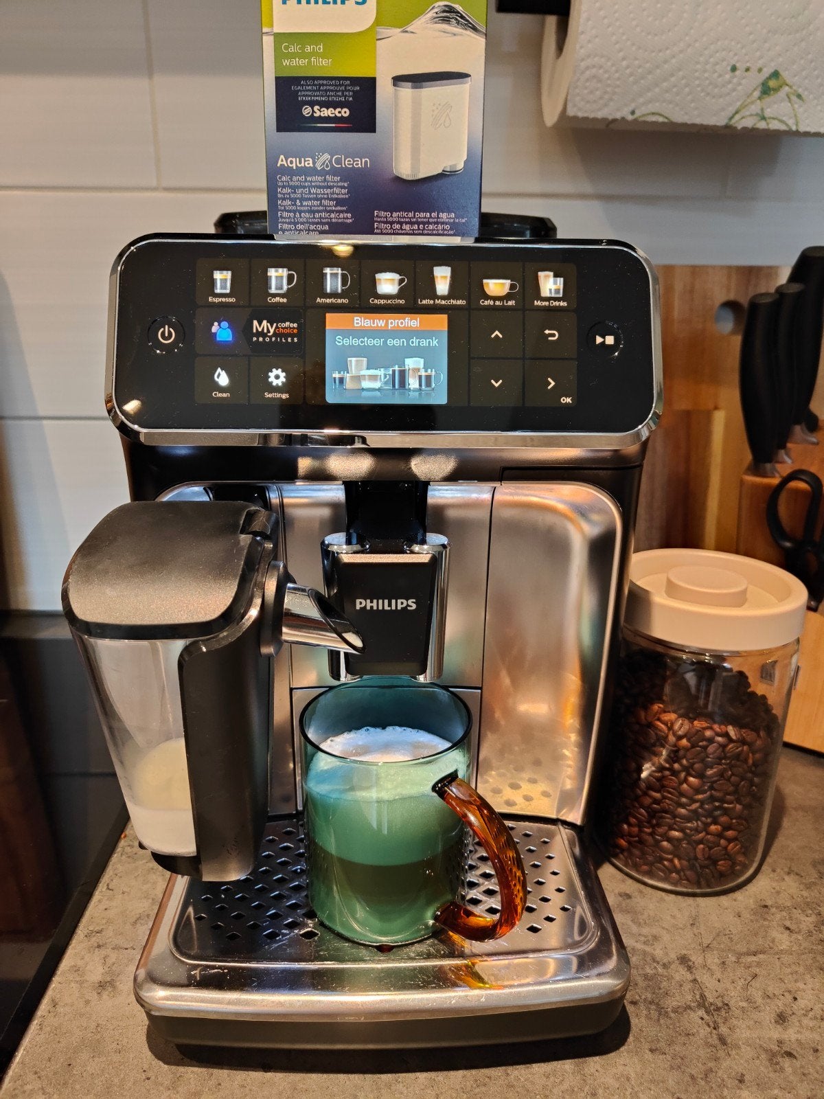 Philips LatteGo 5447 Volautomatische Espressomachine, Witgoed en Apparatuur, Koffiezetapparaten, Ophalen, Afneembaar waterreservoir