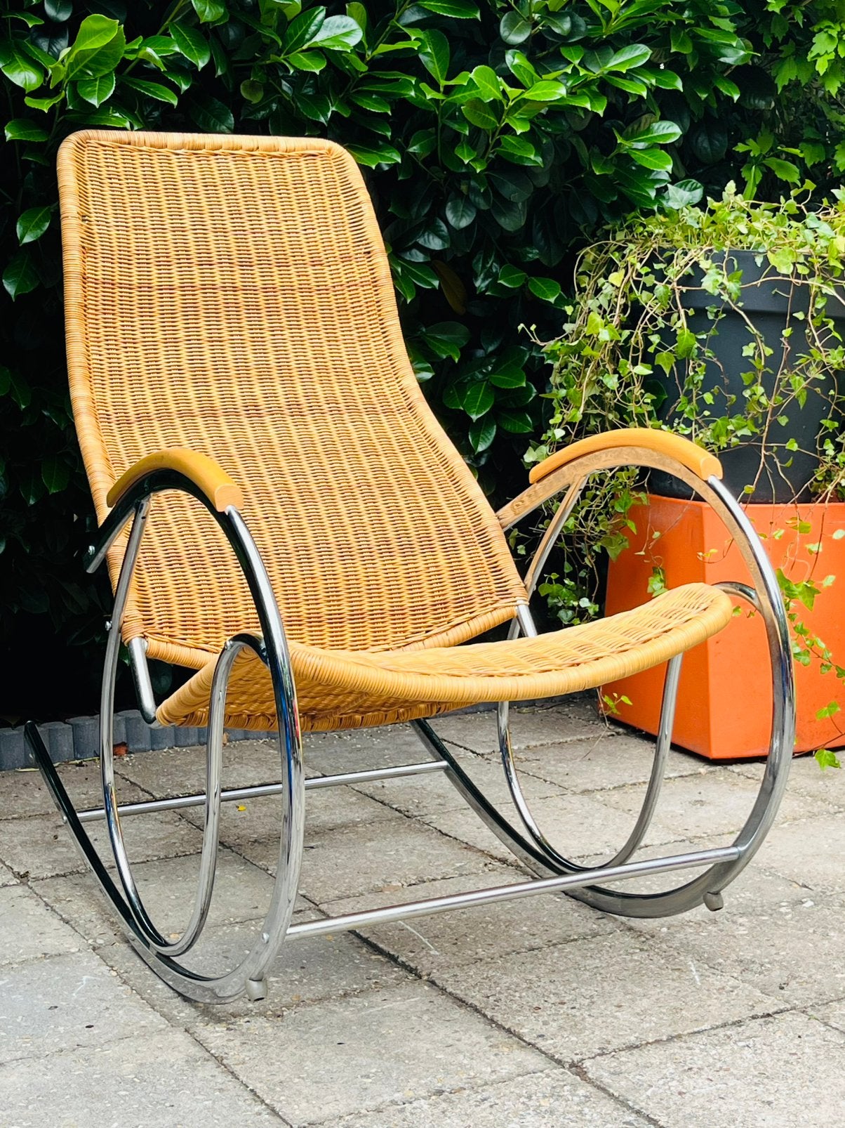 Vintage verchroomde en rieten schommelstoel, jaren 1970, Ophalen of Verzenden, Zo goed als nieuw, Minder dan 75 cm, 50 tot 75 cm