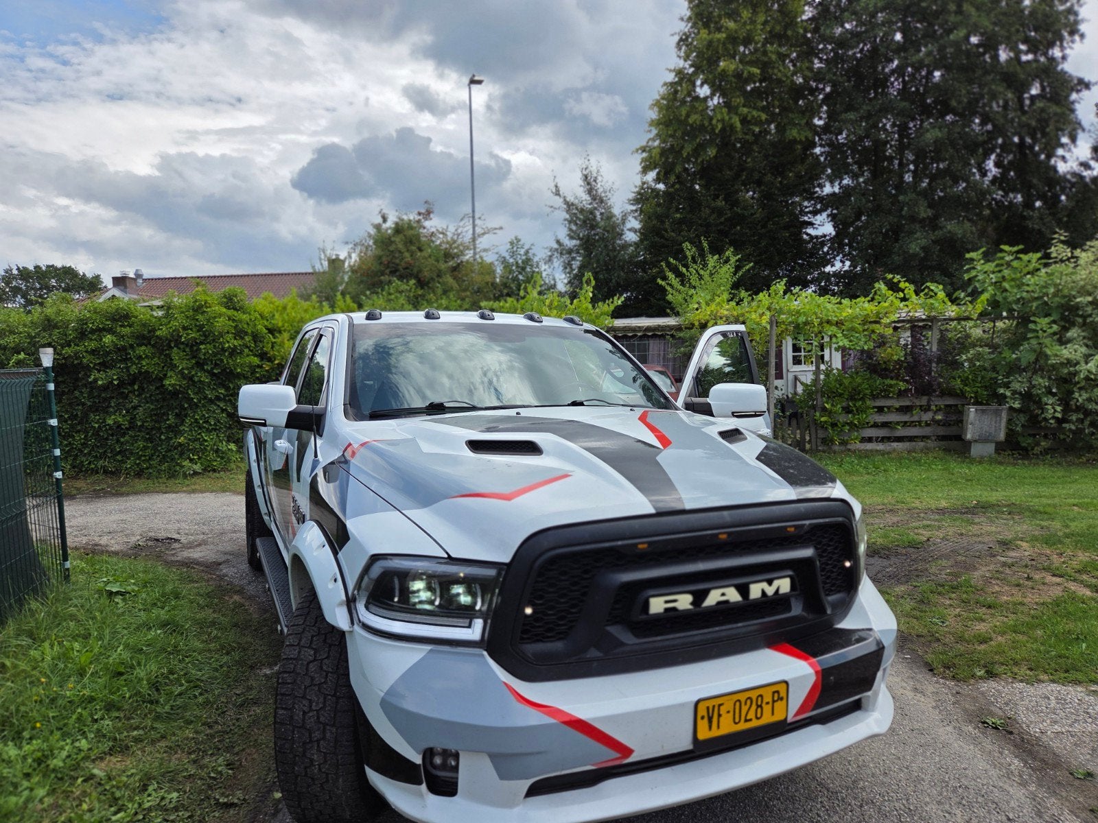 Dodge RAM Dodge RAM 2013, 5654 cc, Origineel Nederlands, Particulier, 401 pk
