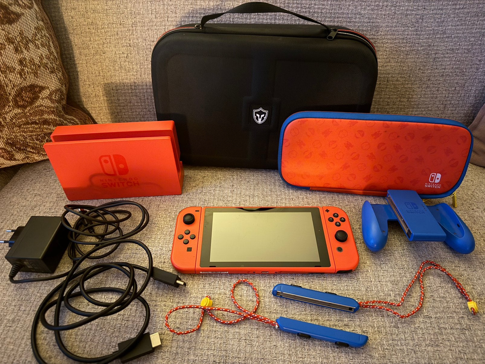 Nintendo Switch MARIO RED V2 (2020) NIEUWSTAAT en compleet, Ophalen of Verzenden, Zo goed als nieuw, Met 2 controllers, Switch 2019 Upgrade