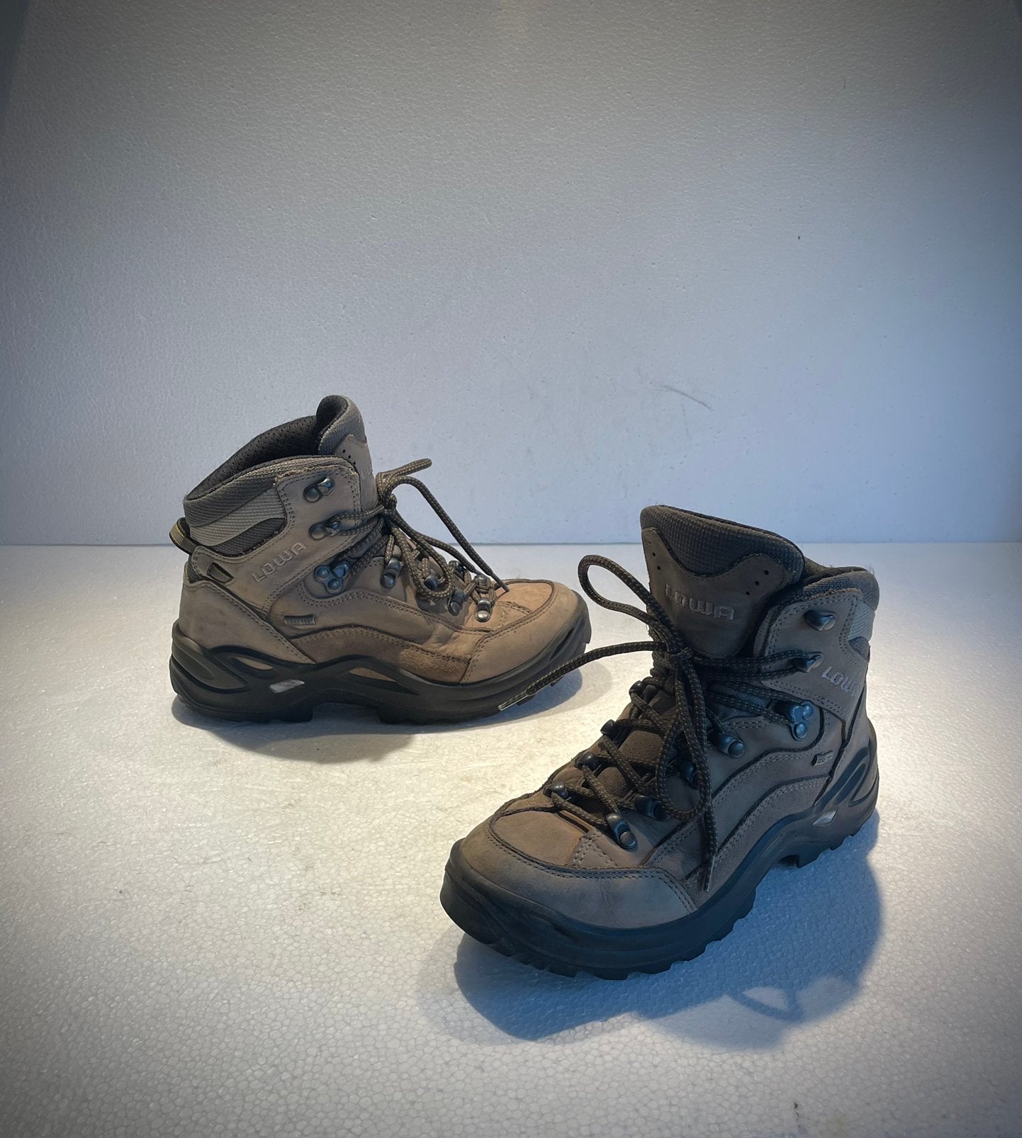 Lowa Renegade Goretex wandel berg schoenen 37 UK 4, Ophalen of Verzenden, Bruin, Wandelschoenen