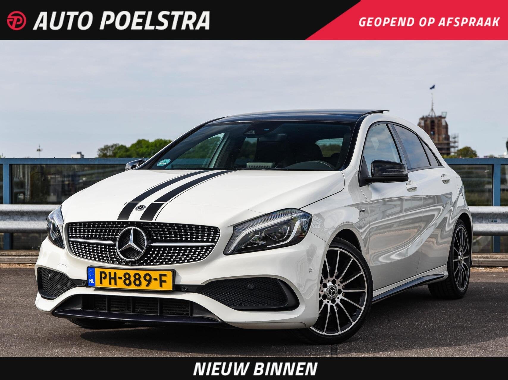 Mercedes-Benz A-klasse 180 d AMG White Art Edition Panoramad, Auto's, Voorwielaandrijving, Gebruikt, 4 cilinders, Wit