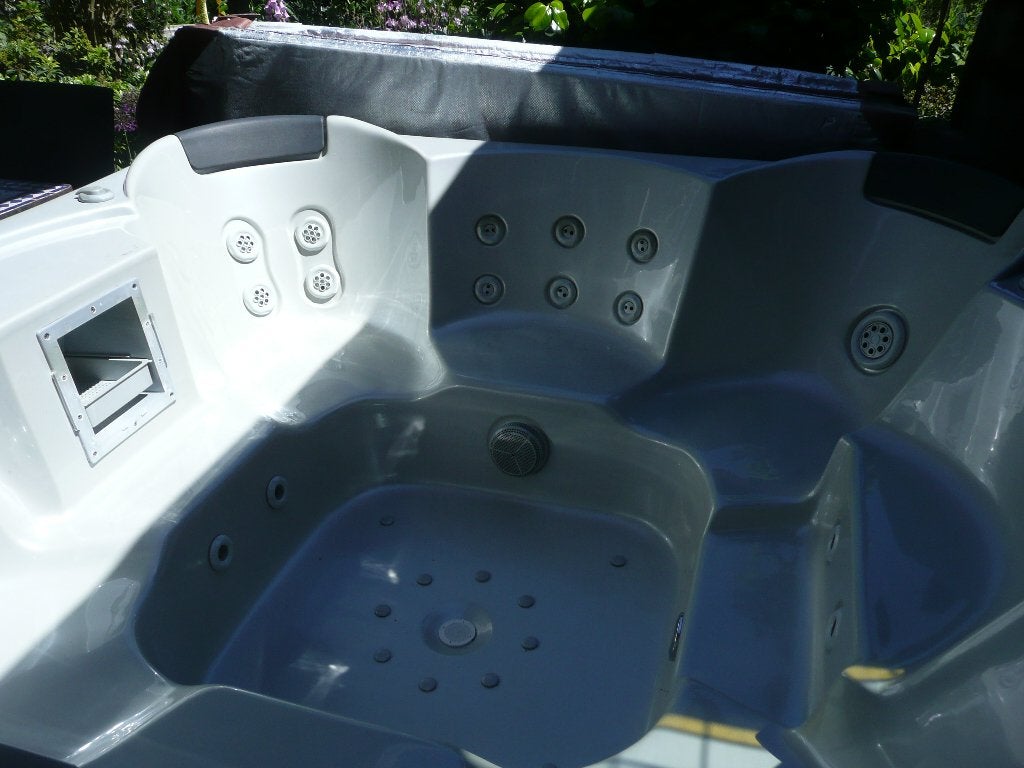 Jaccuzi, Ophalen, Gebruikt, Vast
