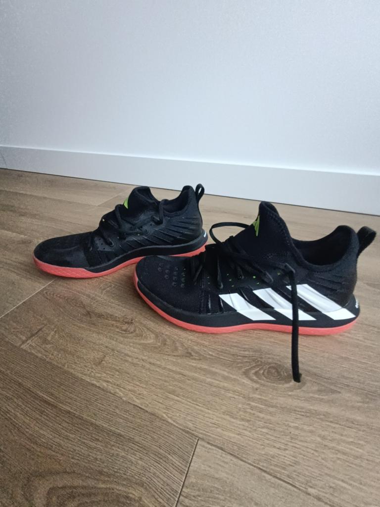 Adidas stabil next gen NIEUW!  Maat 45 1/3, Sport en Fitness, Volleybal, Ophalen of Verzenden, Zo goed als nieuw, Schoenen