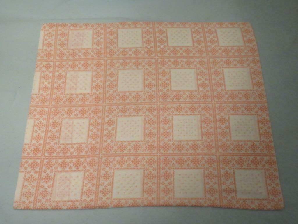 Vintage kussensloop lap stof wit met zalmkleurige bloemetjes, Ophalen of Verzenden, Zo goed als nieuw, 30 tot 120 cm, Katoen
