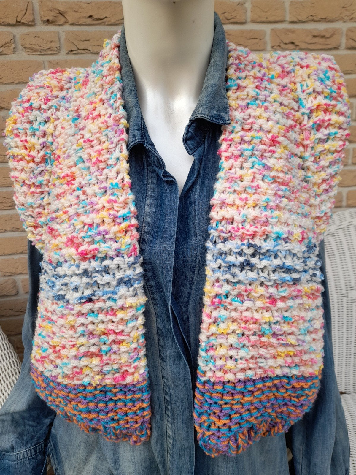 Nieuw handgebreid Gilet model Kiro by Kim, Ophalen of Verzenden, Nieuw, Maat 38/40 (M), Blauw