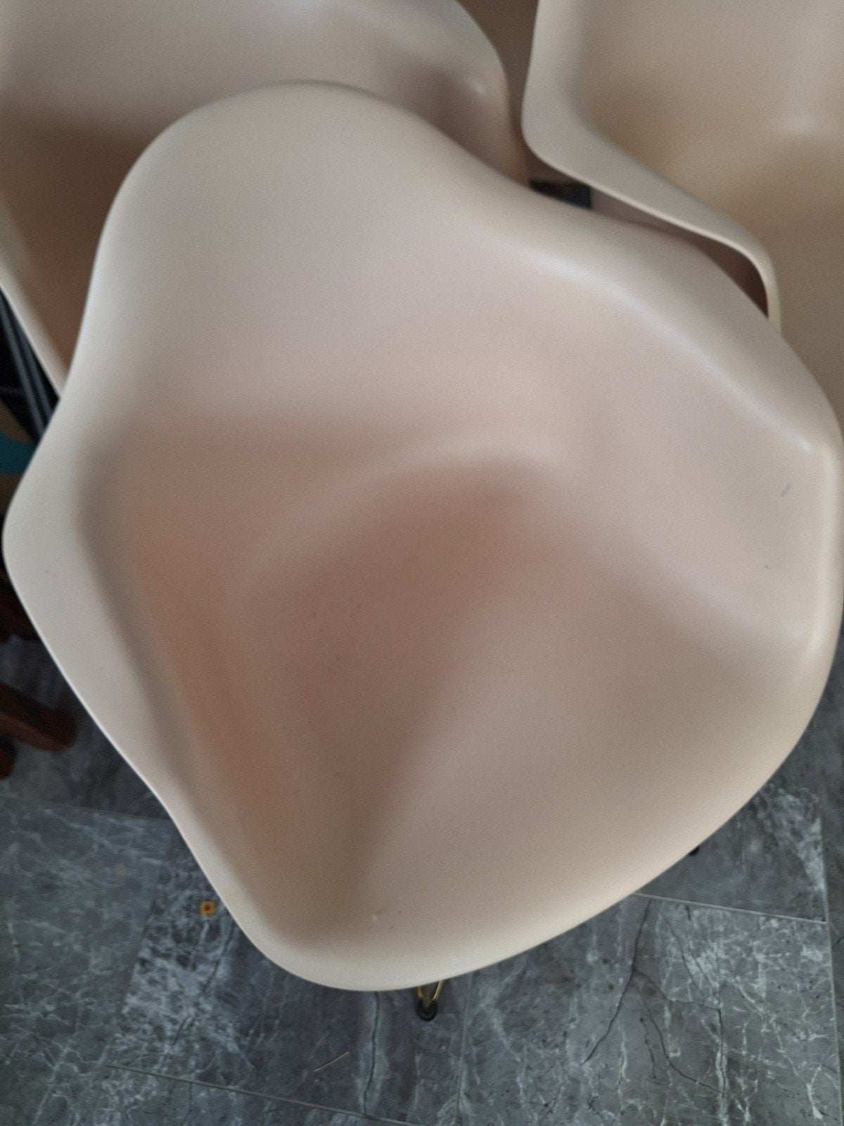 Stoel met gouden onderstel - Eames stijl, Ophalen, Overige kleuren, Vijf, Zes of meer stoelen, Modern, Design, Eames stijl