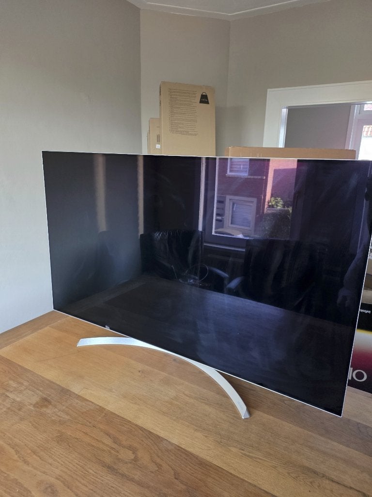 LG OLED55B7V met LG soundbar en subwoofer 600€
