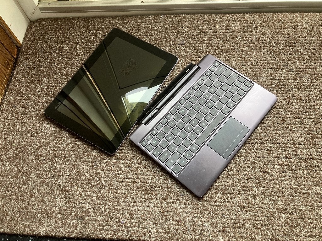 asus transformer pad T700T tablet + TF201 toetsenbord, 10 inch, ASUS, Ophalen of Verzenden, T700T tablet + TF201 toetsenbord