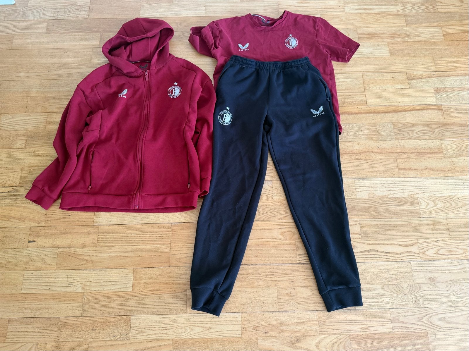 Feyenoord Trainingspak (Hoodie, T-shirt, Broek) - Maat 164, Kinderen en Baby's, Ophalen of Verzenden, Zo goed als nieuw, Jongen of Meisje