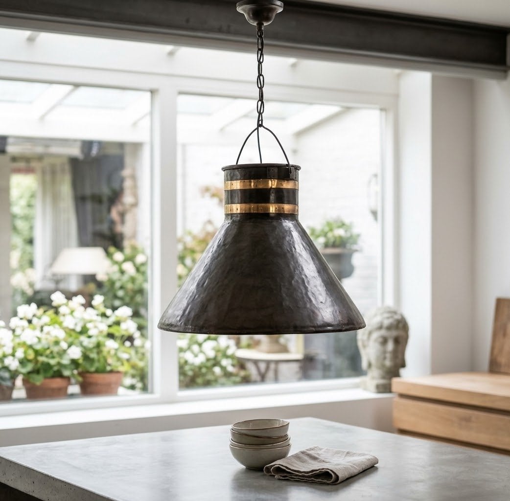 Industriële hanglamp - Zwart metaal met messing accenten, Ophalen of Verzenden, Gebruikt, Metaal, E27 (groot)