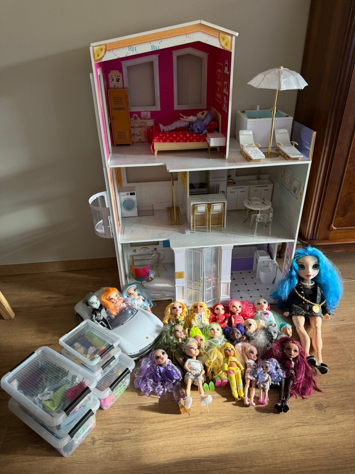 Rainbow High poppenhuis & poppen!, Ophalen, Zo goed als nieuw, Poppenhuis