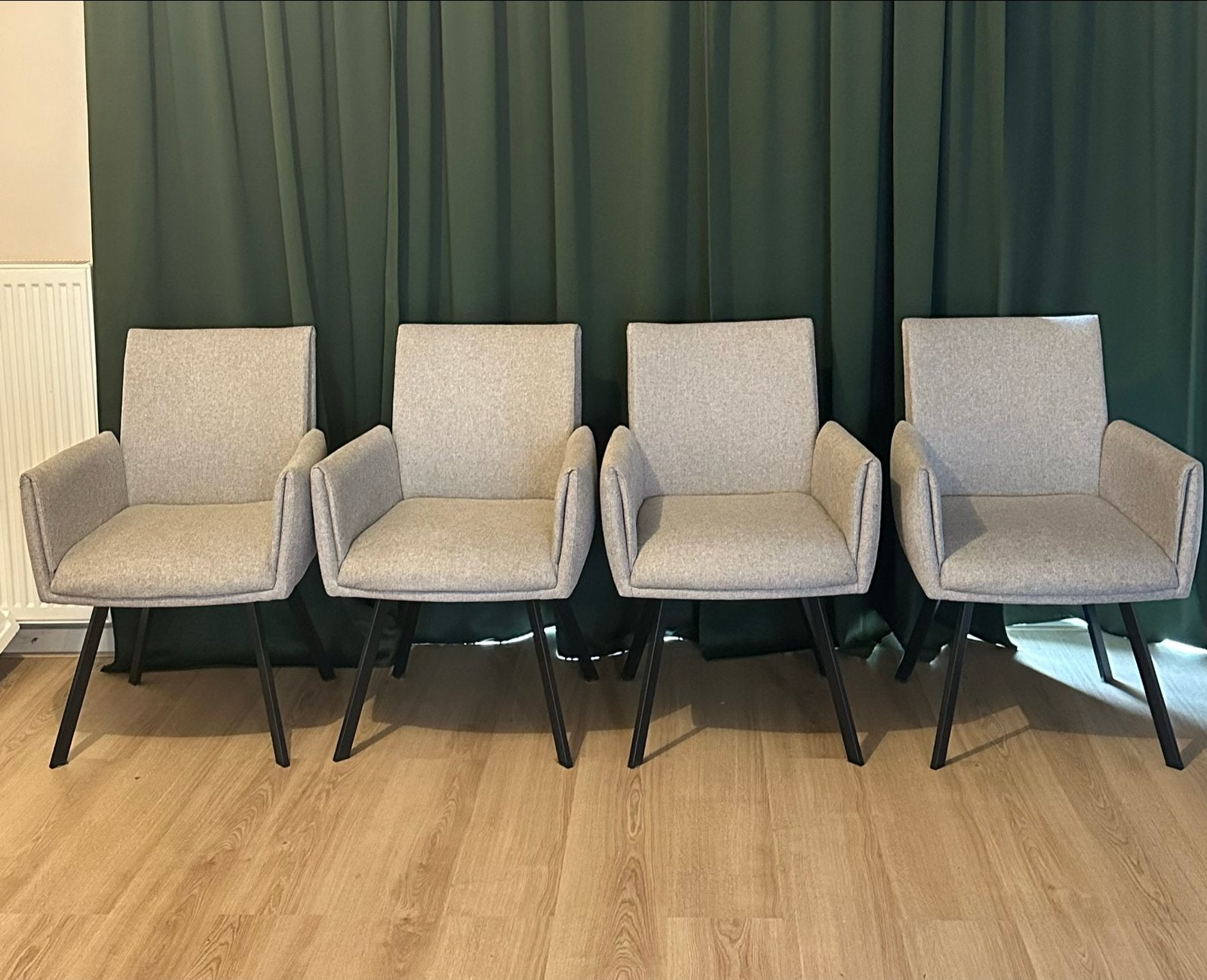Set van  eetkamerstoelen - Beige stof (onderhandelbaar)., Ophalen, Gebruikt, Overige kleuren, Vier