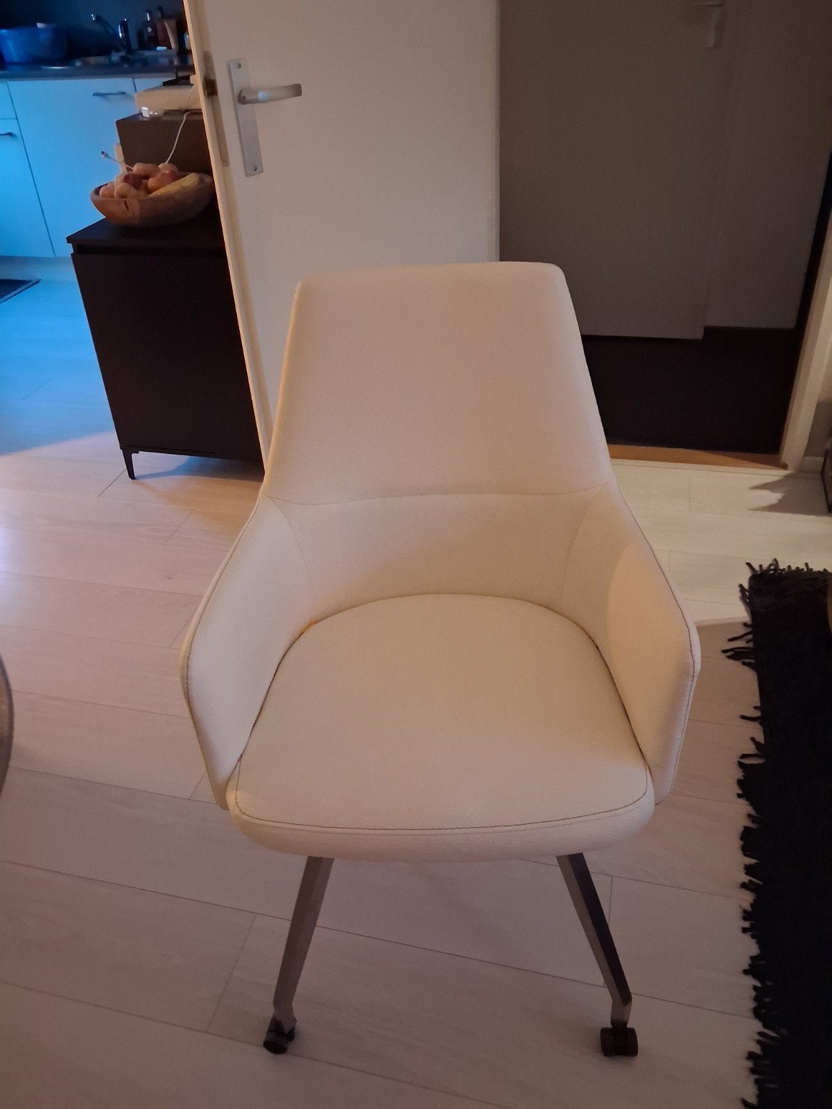 Eetkamerstoel, Huis en Inrichting, Ophalen, Twee, Wit, Leer