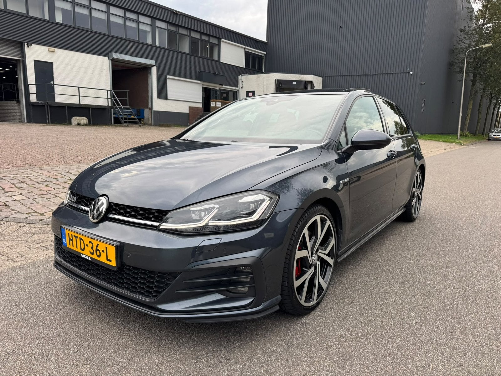 Volkswagen Golf 2.0 TDI GTD Business 184pk DSG PANO TREKHAAK, Auto's, Dealer onderhouden, Stof, Diesel, 1600 kg