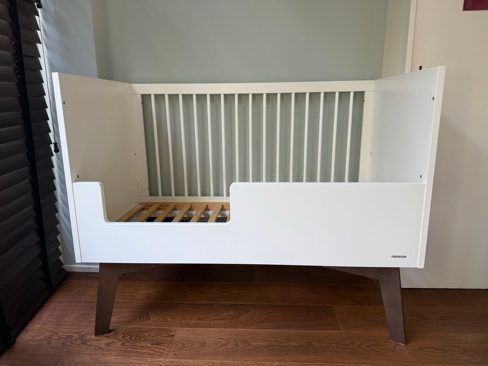 Kidsmill sixties Ledikant wit mat/walnoot  - Incl. Matras, Ophalen, Zo goed als nieuw, Ledikant