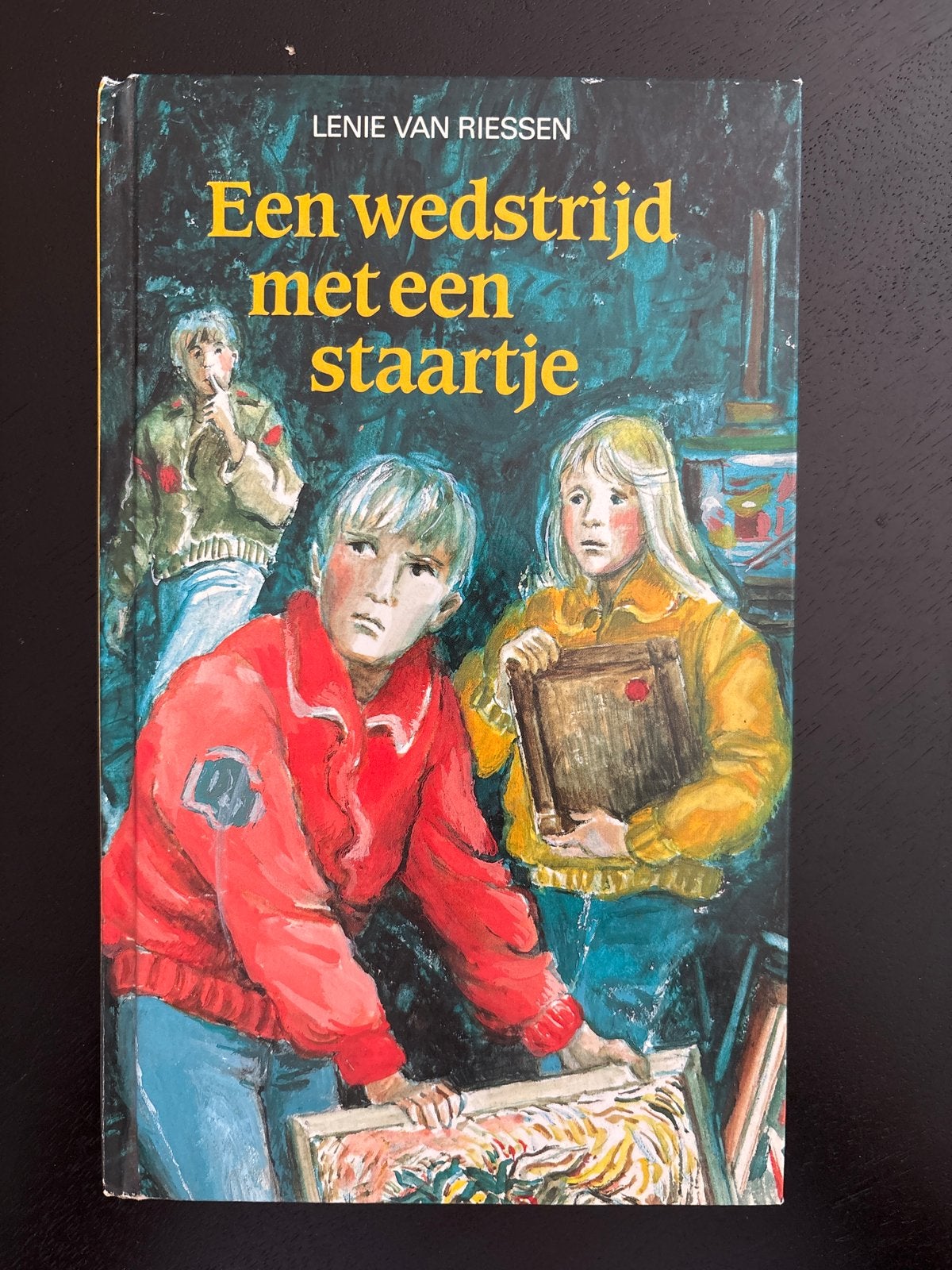 Een wedstrijd met een staartje - Lenie van Riessen, Ophalen of Verzenden, Zo goed als nieuw, Fictie