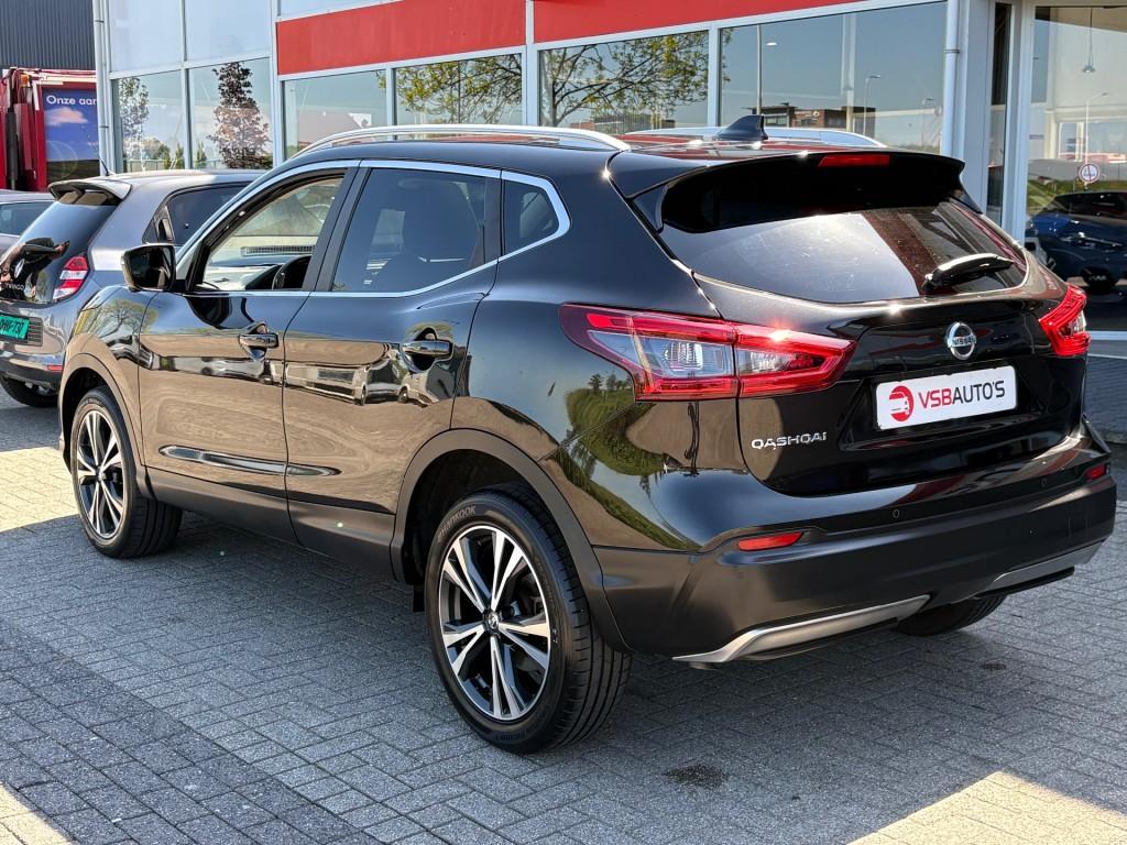 Nissan QASHQAI 1.3 DIG-T 140PK N-CONNECTA LED NAVI PANO-DAK, Gebruikt, 4 cilinders, Met garantie (alle), Zwart