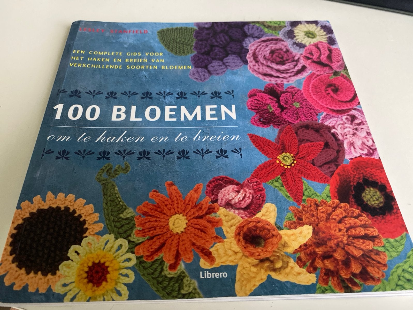 100 Bloemen om te haken en te breien - Boek, Ophalen of Verzenden, Gebruikt, Breien of Haken, Patroon of Boek