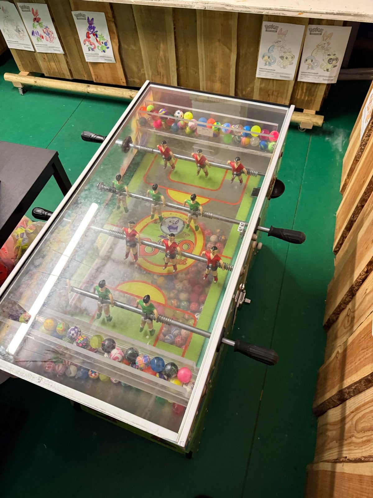 Voetbaltafel met stuiterballen - Werkt op €1, Ophalen, Gebruikt