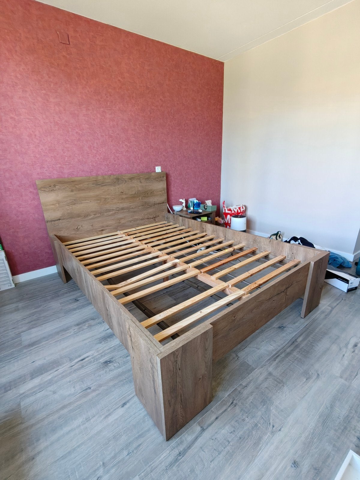 Bedframe 140x200cm + nachtkastje, Ophalen, Bruin, Tweepersoons, 140 cm