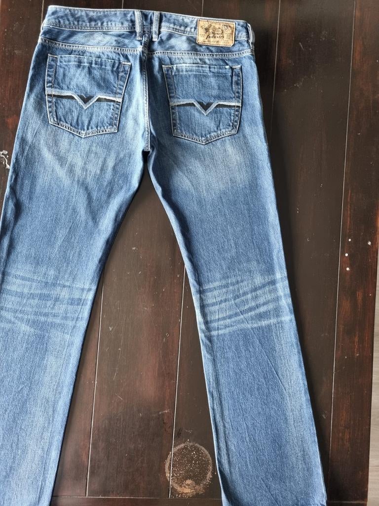 ZGAN CLASSIC DIESEL ZATINY REGULAR BOOTCUT JEANS SIZE 34/34!, Kleding | Heren, Spijkerbroeken en Jeans, Ophalen of Verzenden, Zo goed als nieuw