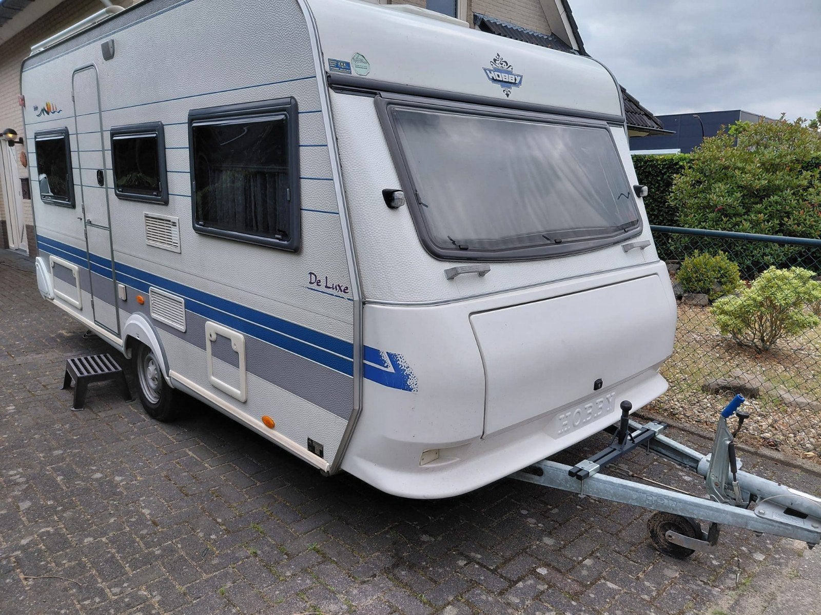 Hobby De Luxe 460 Caravan - Ruim en Comfortabel, Caravans en Kamperen, Particulier, 4 tot 5 meter, 1000 - 1250 kg