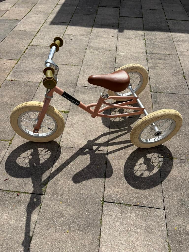 Veloretti loopfiets (Blazing salmon), Fietsen en Brommers, Ophalen, Zo goed als nieuw, Minder dan 16 inch, Zijwieltjes