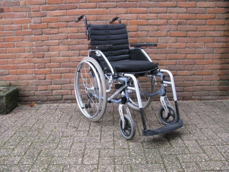 Excel aluminium rolstoel 43cm druksteunen zijn verstelbaar, Ophalen, Inklapbaar, Zo goed als nieuw, Duwrolstoel
