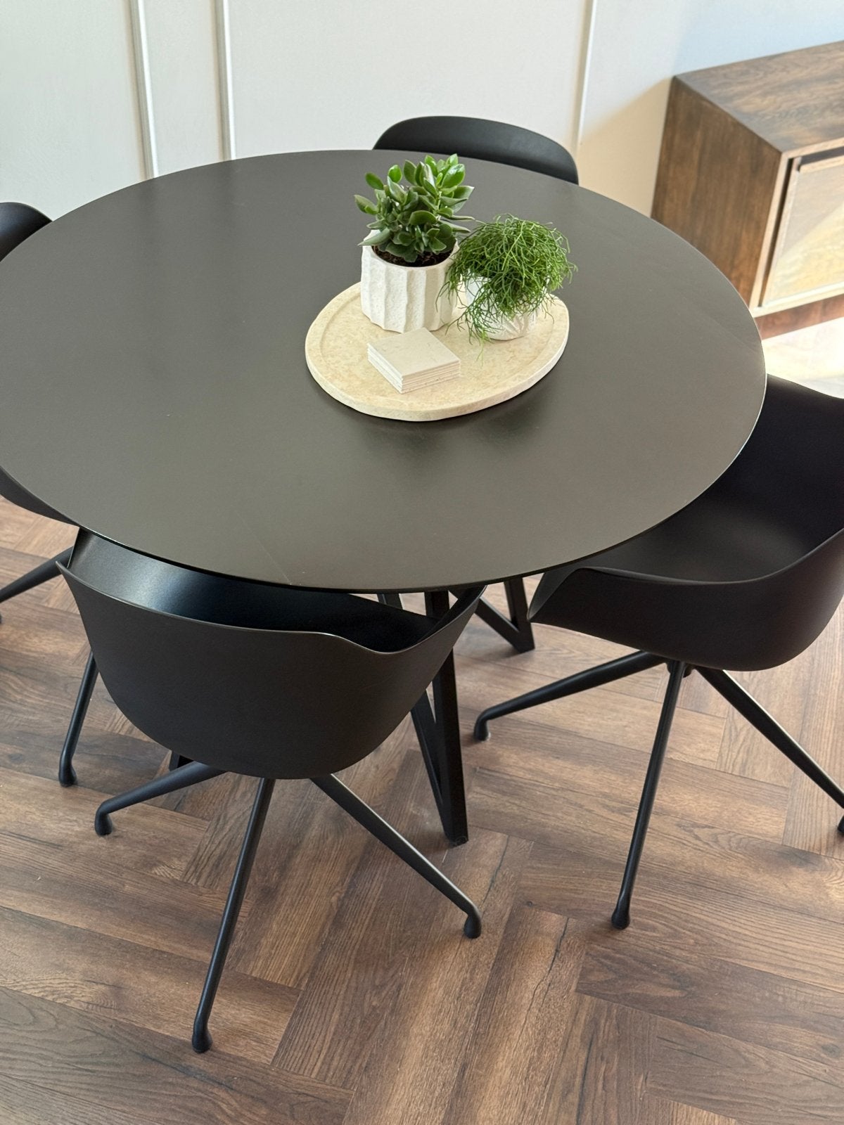 Moderne zwarte draaibare eetkamerstoelen, 4stuks, Ophalen, Kunststof, 100 tot 150 cm, Rond