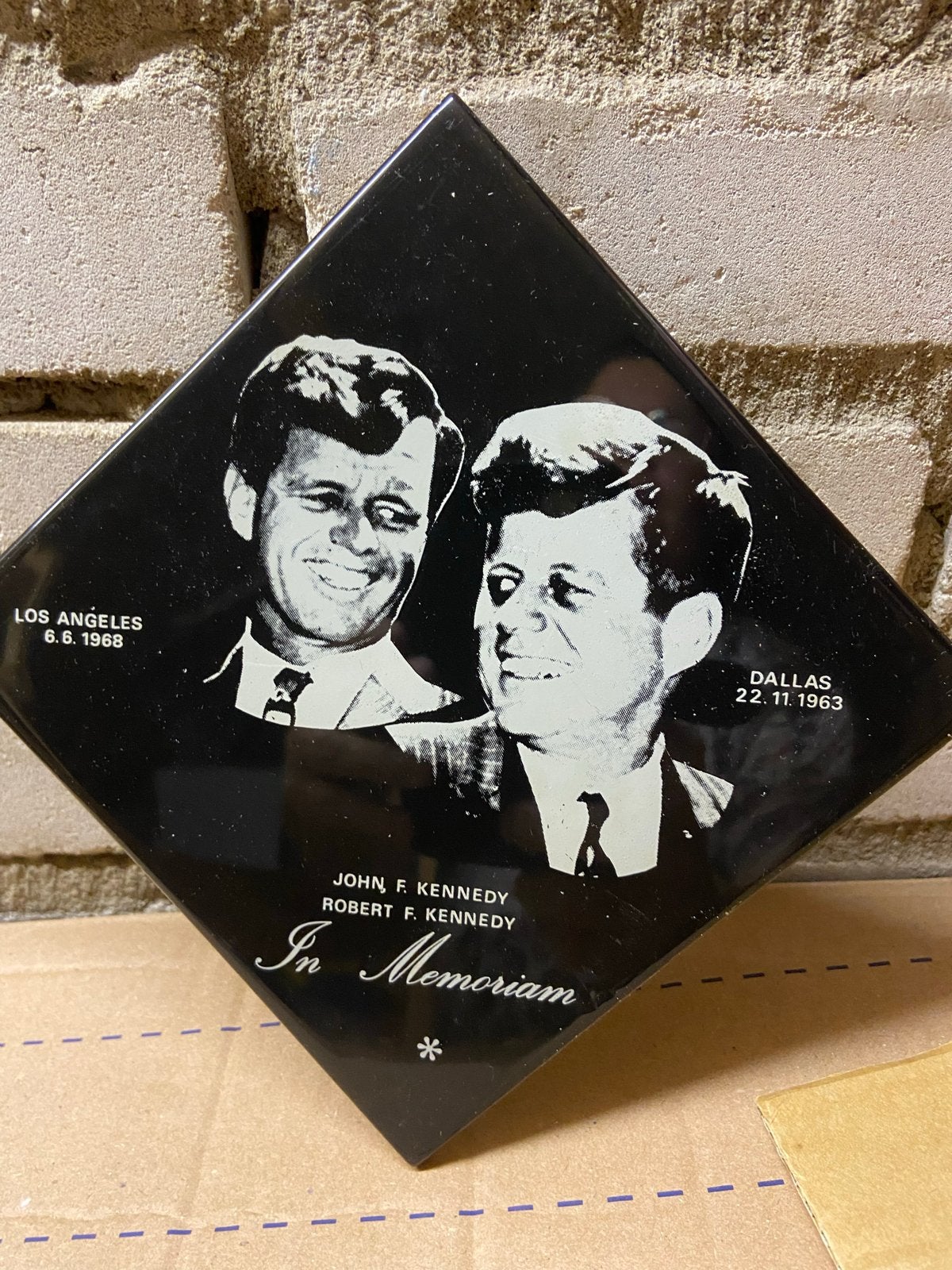 In Memoriam JFK & RFK Tegel - Vintage Herdenkingsstuk, Ophalen of Verzenden