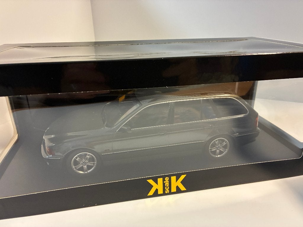 27633: BMW 540i E39 Touring - 1997 - KK-Scale 1:18, Hobby en Vrije tijd, Modelauto's | 1:18, Overige merken, Nieuw, Ophalen of Verzenden