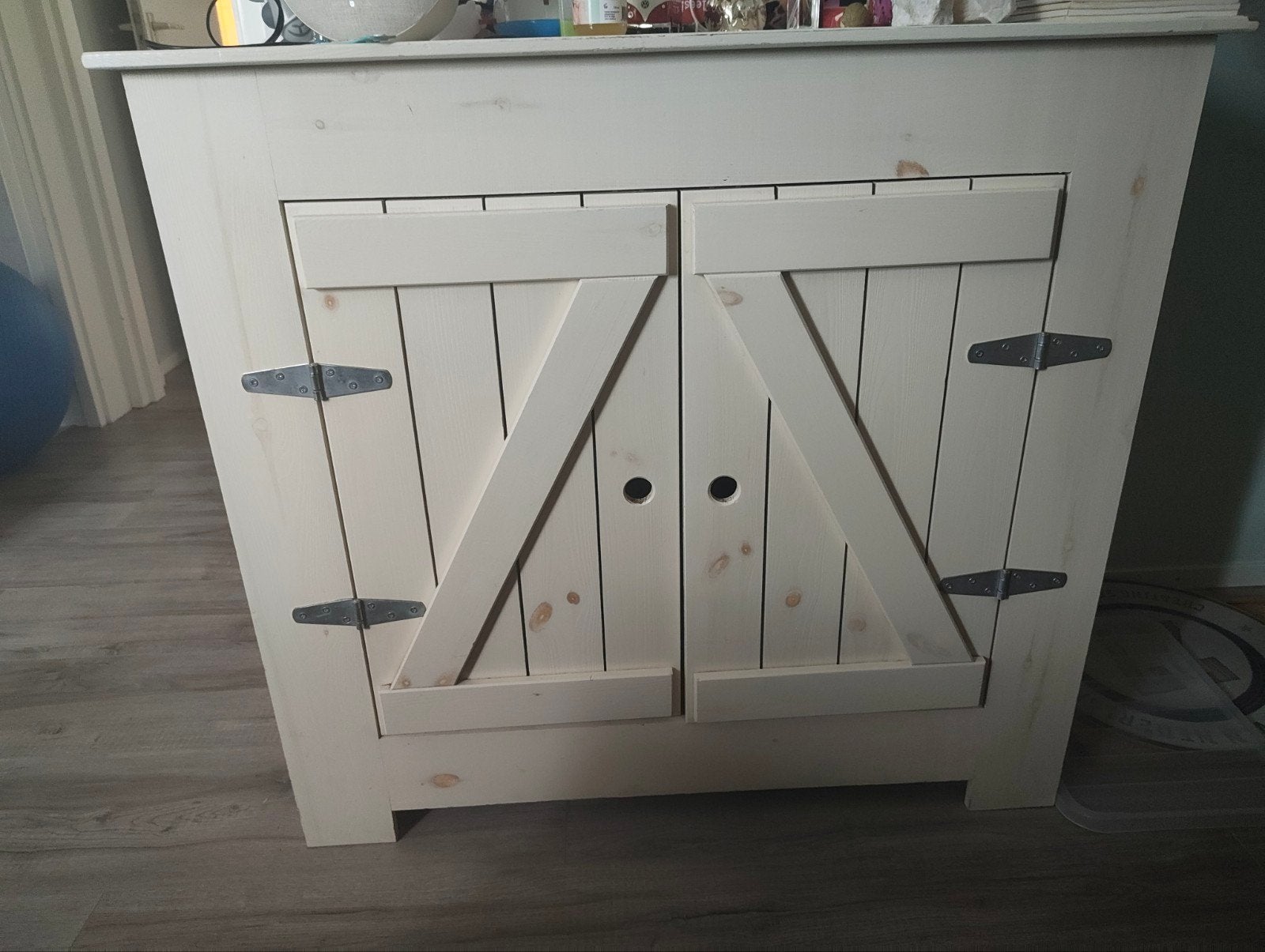 Babykamer set: Commode en Kast (creme, massief hout), Ophalen, Gebruikt, Jongetje of Meisje