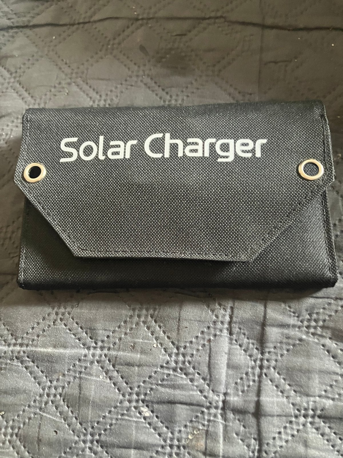 Draagbare Solar Oplader - Ideaal voor onderweg, Universeel, Gebruikt, Ophalen of Verzenden, Oplaadkabel