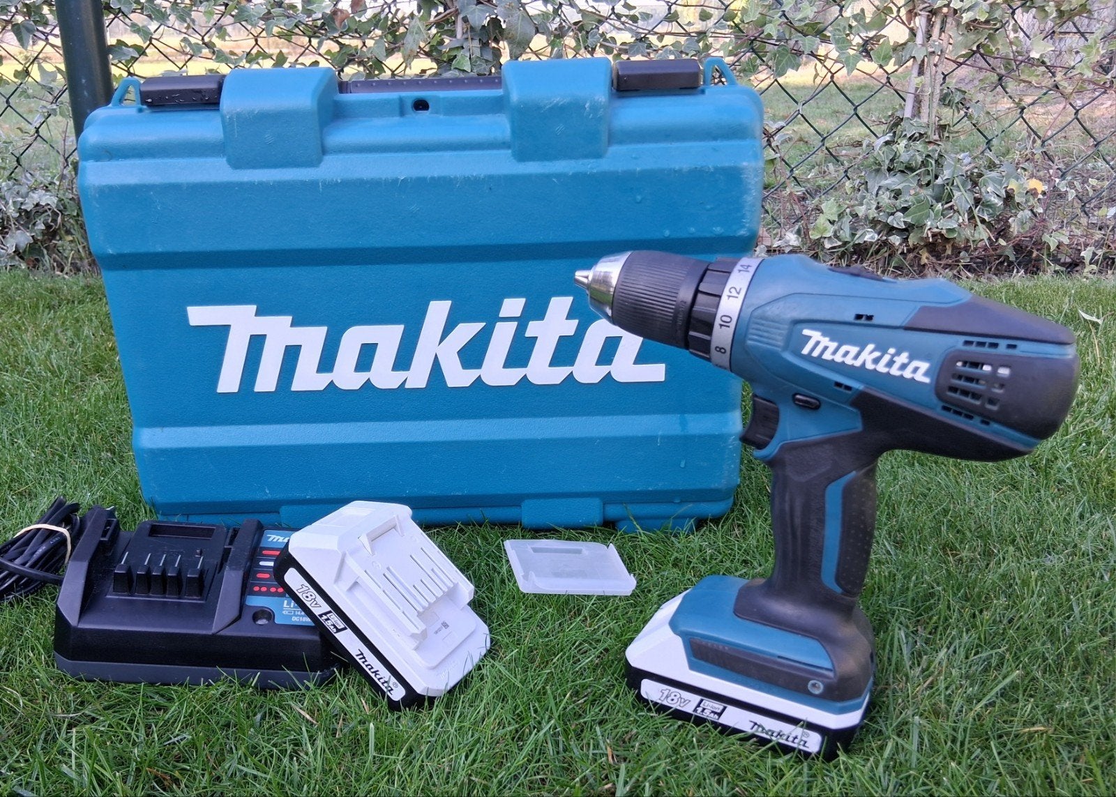 Makita DF457D 18V accu-boormachine – 2 accu’s + lader
