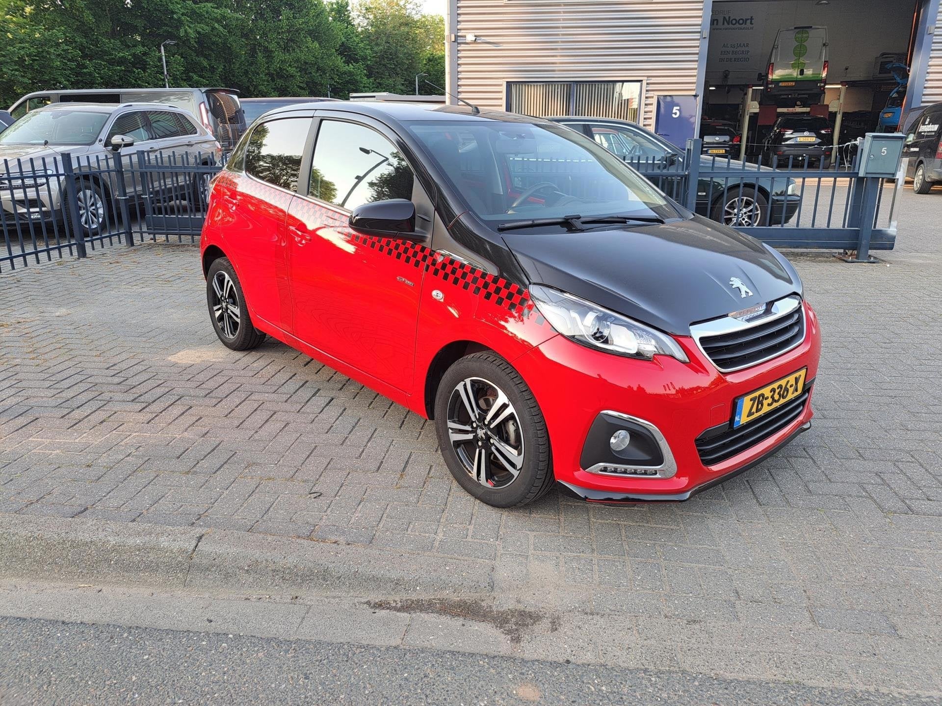 Peugeot 108 1.0 e-VTi GT-Line Navi/camera, Voorwielaandrijving, Gebruikt, Euro 6, 4 stoelen