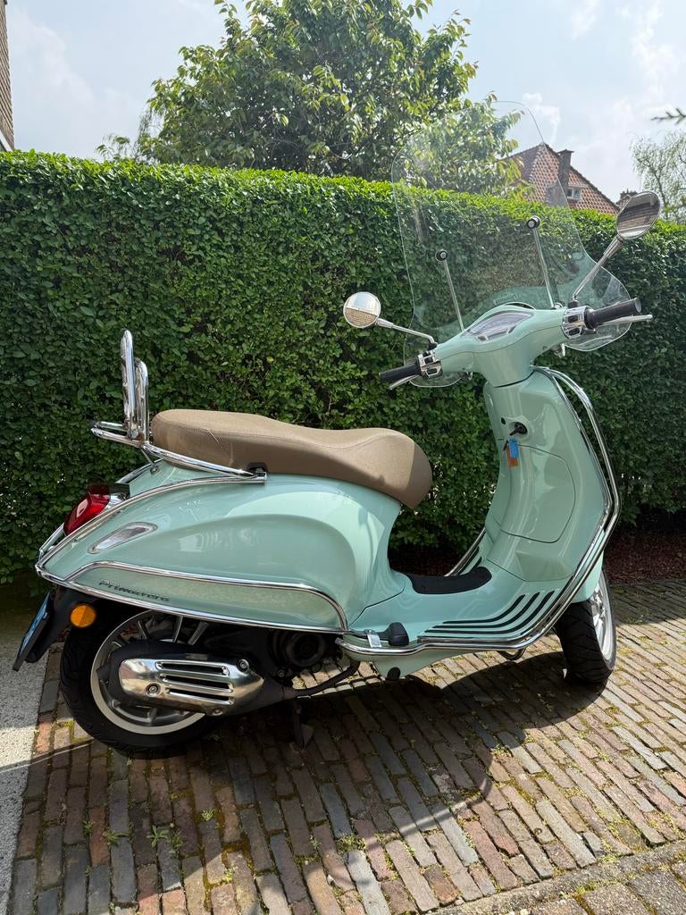 Vespa Primavera inclusief Vespa helm en ART 3 slot, Ophalen, Overige modellen, Zo goed als nieuw, Benzine