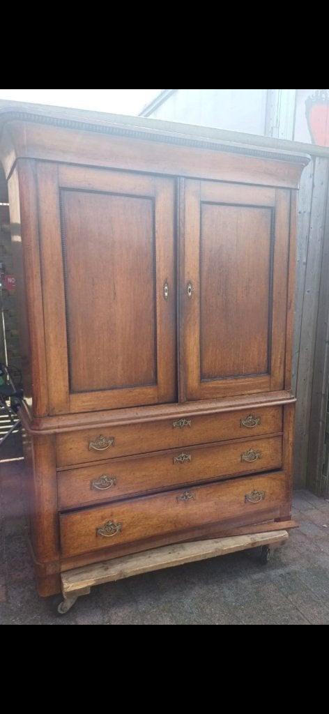 Antieke kast, Ophalen