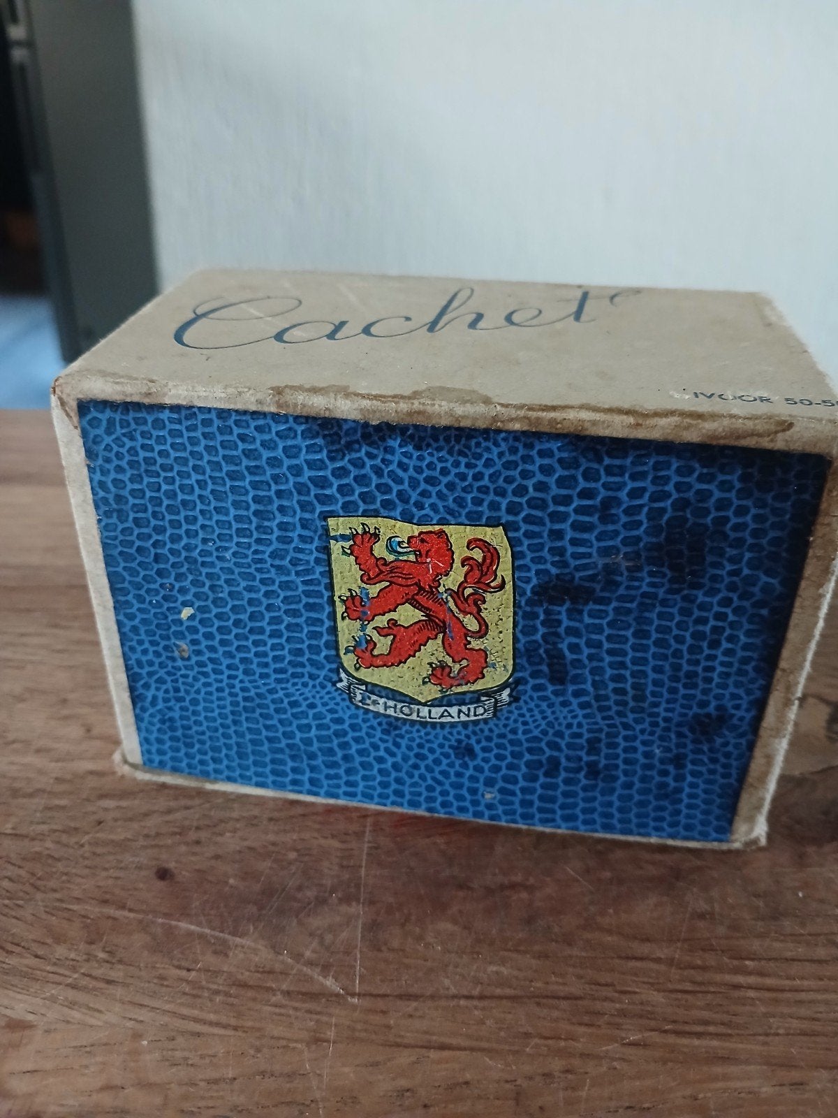 oud sigaretten doosje, zie informatie in de foto's, Ophalen, Gebruikt, Tabaksdoos of Verpakking