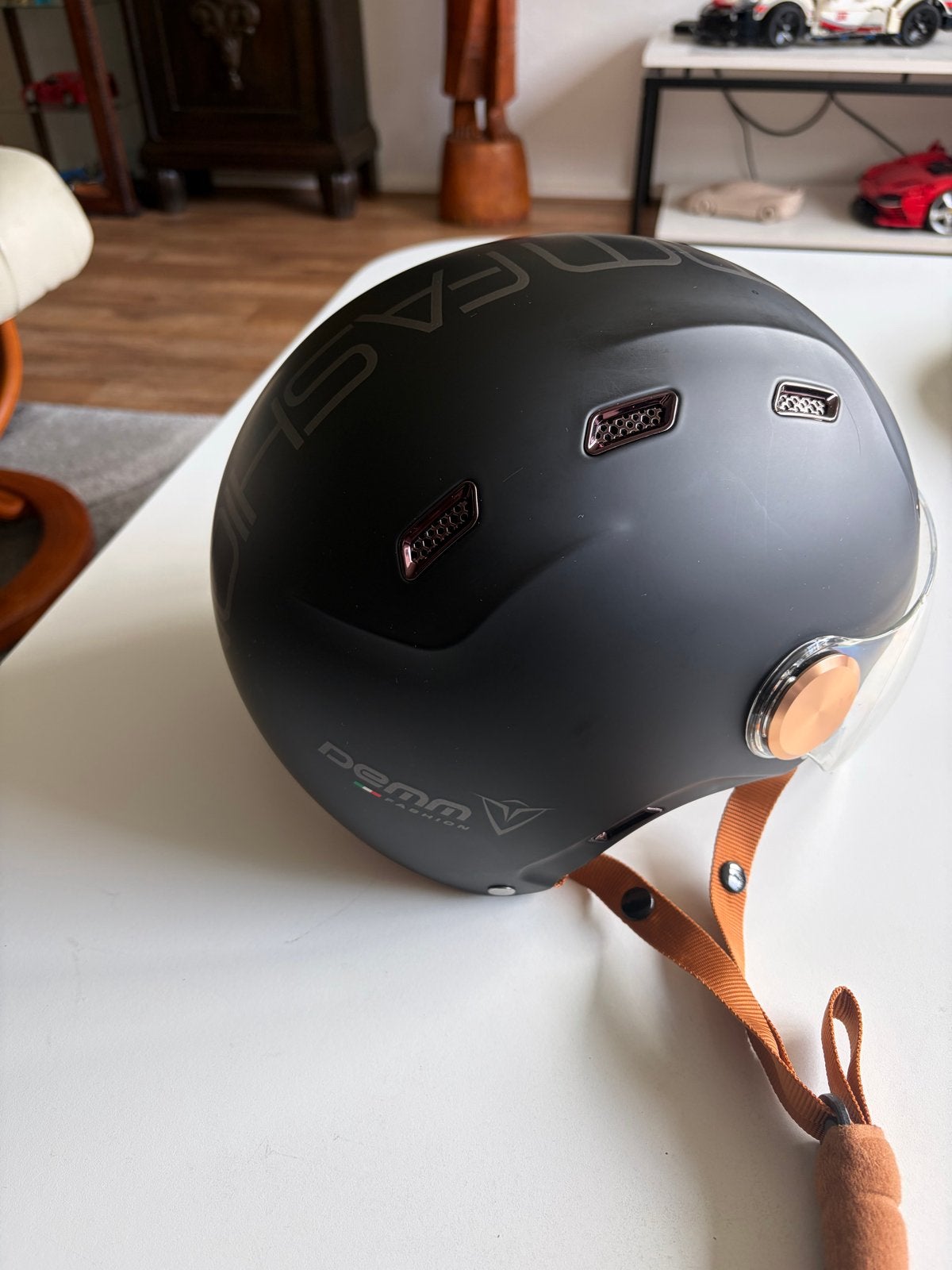 Zo goed als nieuwe Demm Fashion helm - Maat L, Ophalen, Zo goed als nieuw, L, Heer of Dame