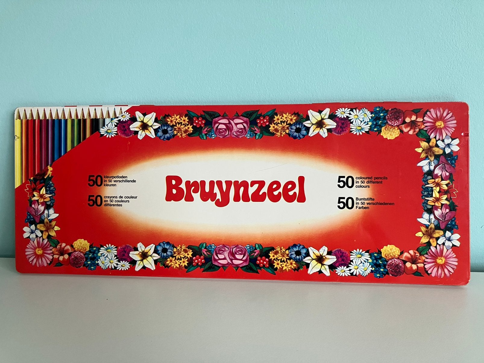 Bruynzeel kleurpotloden 50 in vintage bewaarblik met bloemen, Ophalen of Verzenden, Gebruikt, Potlood of Stift