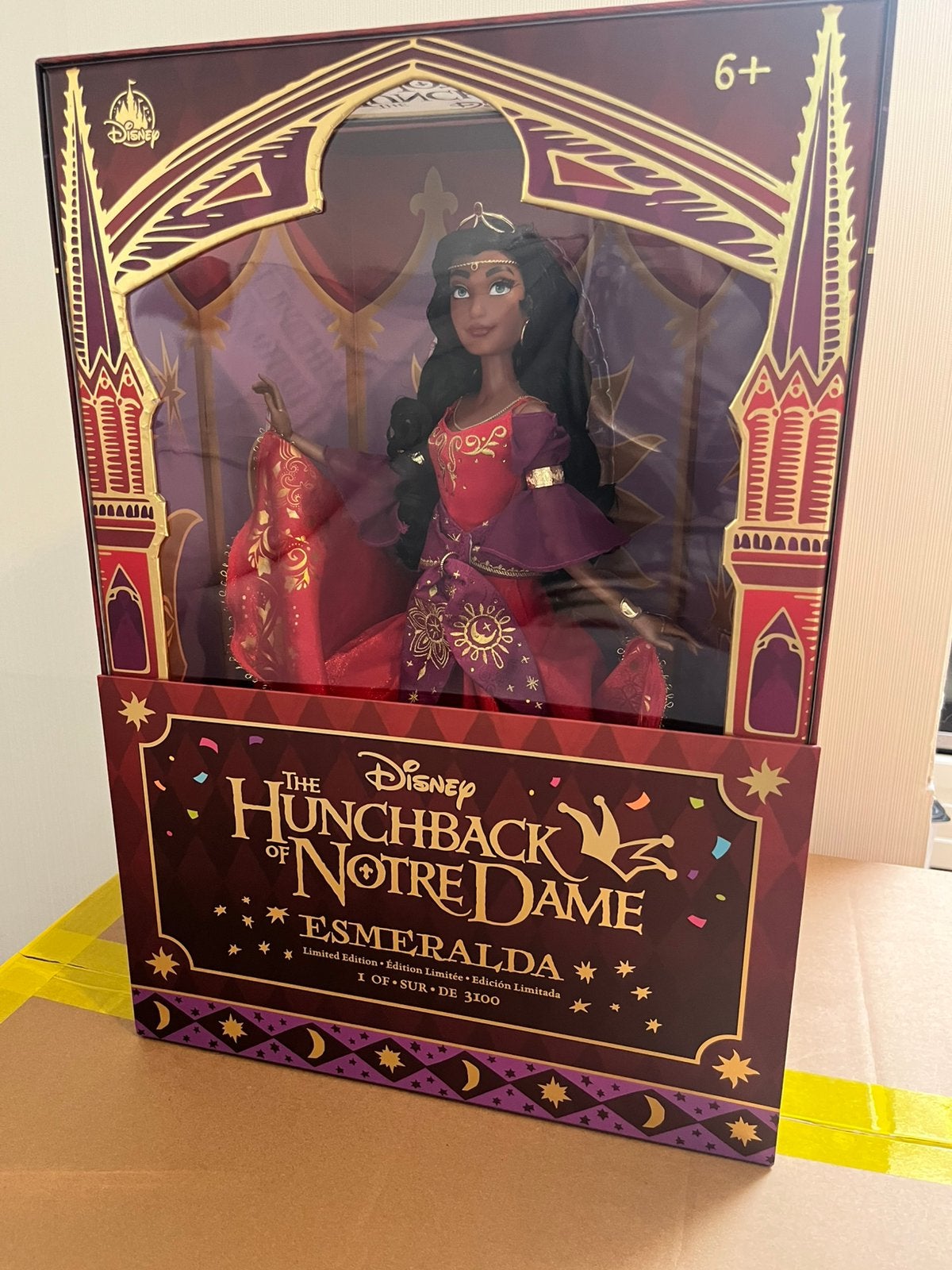 Disney Esmeralda Doll D23 The Hunchback of Notre Dame, Ophalen of Verzenden, Nieuw, Pop