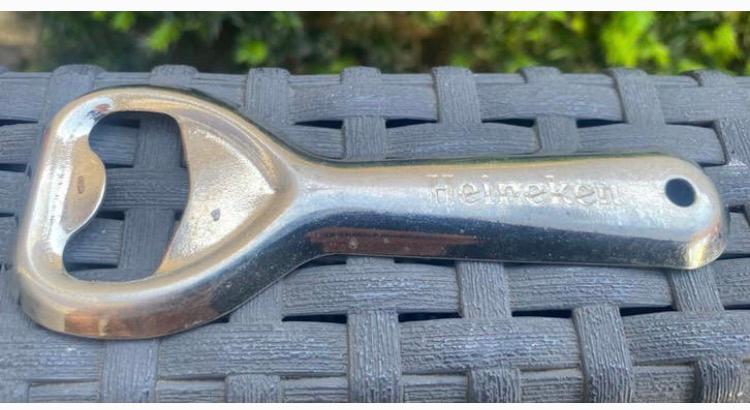 Opener van Heineken. Lengte 12 cm., Ophalen of Verzenden, Zo goed als nieuw, Flesopener, Heineken