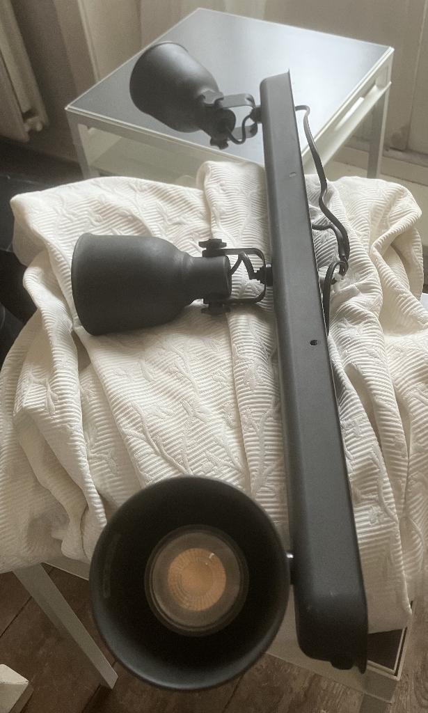 IKEA Hektar 3-spots donkergrijs plafondspot, Huis en Inrichting, Lampen | Spots, Ophalen, Metaal of Aluminium, Zo goed als nieuw