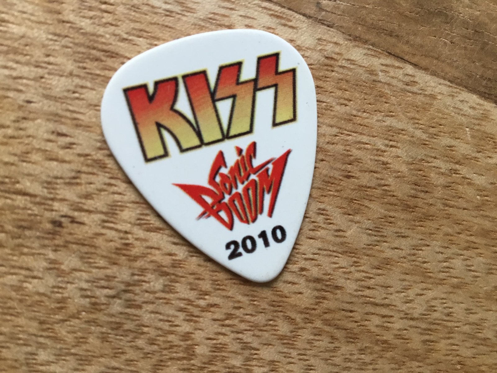 KISS Sonic Boom 2010 gitaarplectrum, Ophalen of Verzenden, Zo goed als nieuw, Overige typen
